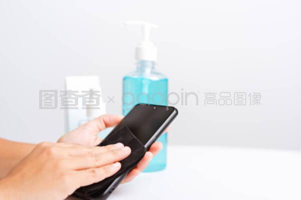 智能手機清潔與個人衛生 如何正確使用沖壓器、消毒劑和酒精噴霧